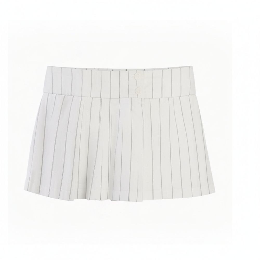 Can't Miss White Pinstripe Pleated Button Front Mini Skort Size L